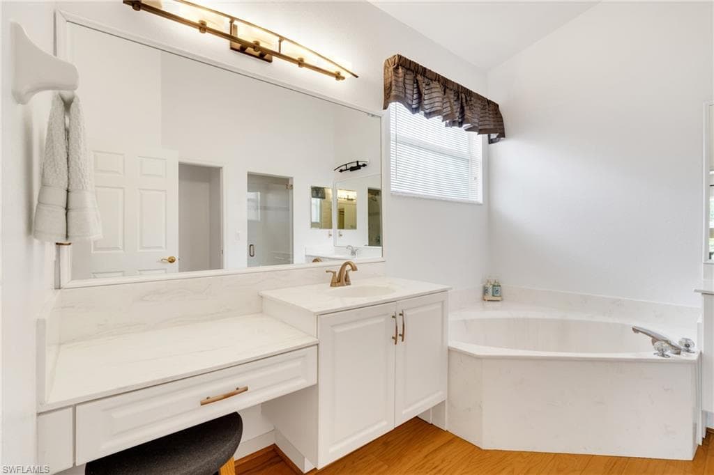 9044 Springview LOOP-13