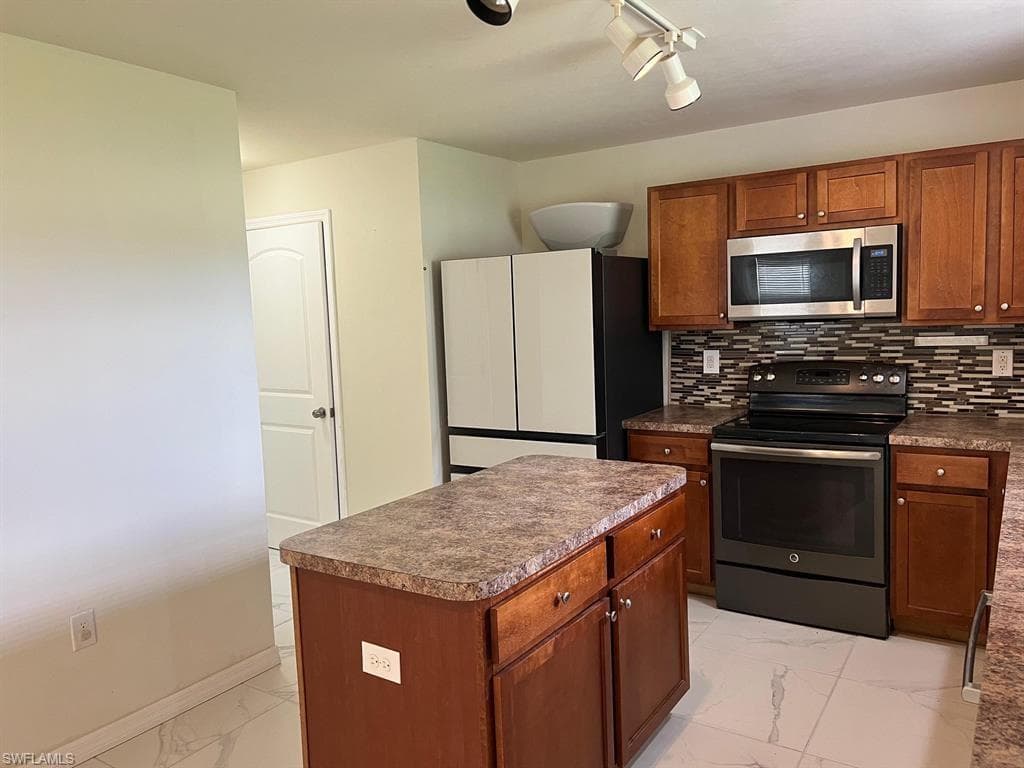 10329 Canal Brook LN-1