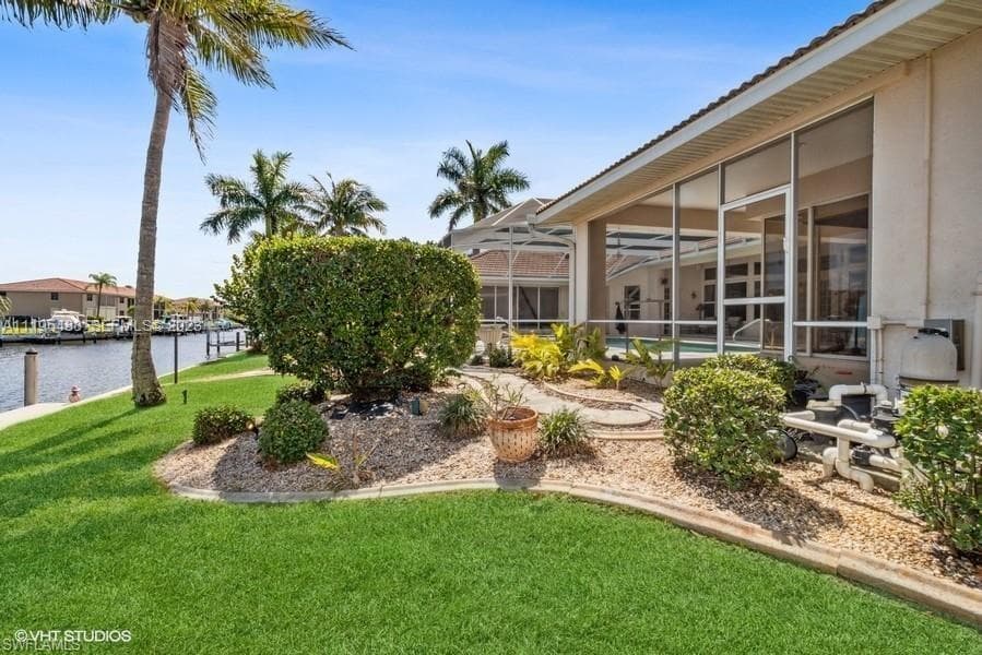 1524 Columbian DR-2