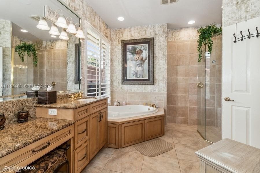 1524 Columbian DR-17