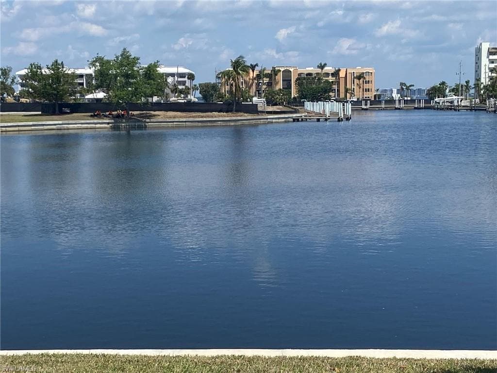 1524 Columbian DR-1