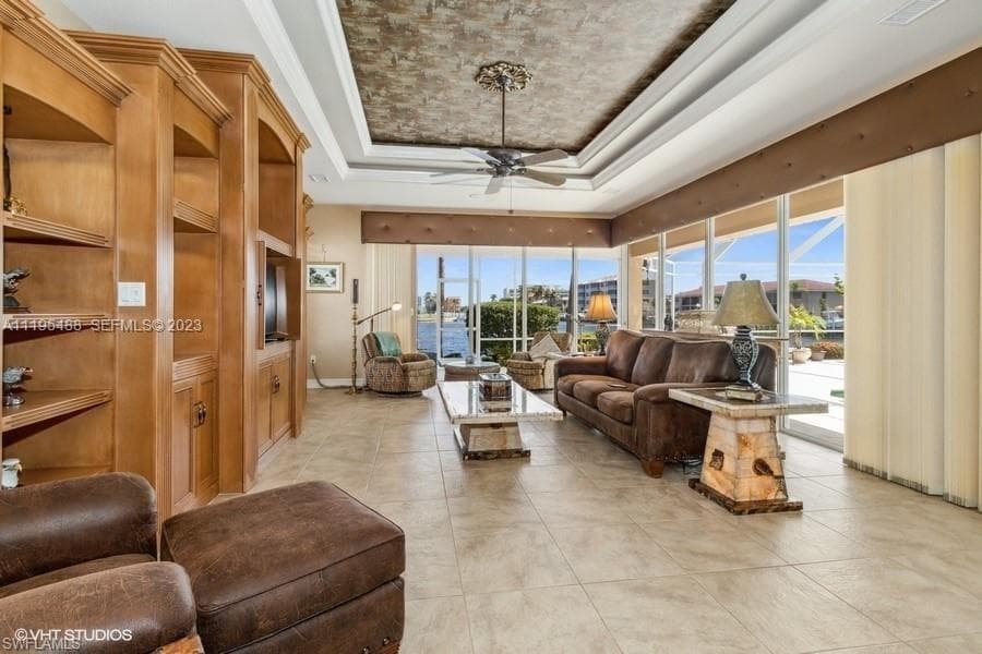 1524 Columbian DR-9