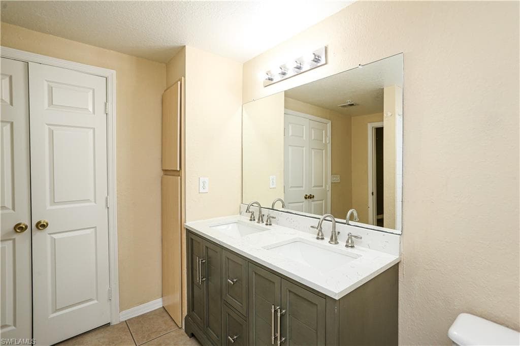 23640 Walden Center DR 207-27