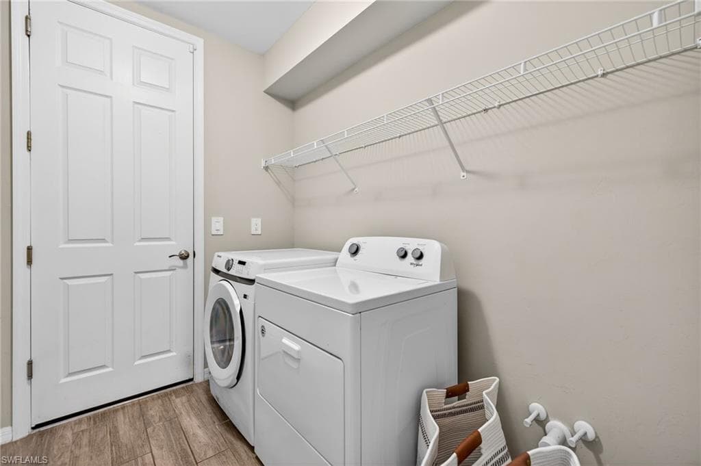 14567 Edgewater CIR-25