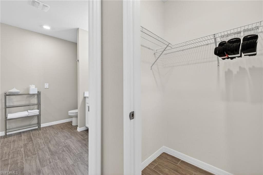14567 Edgewater CIR-21