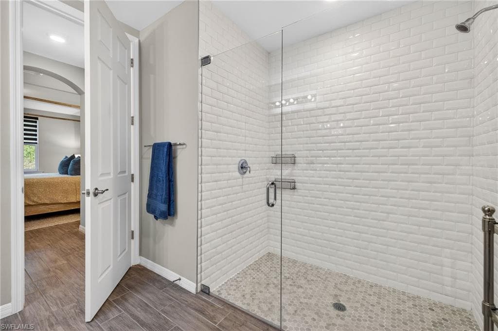 14567 Edgewater CIR-19