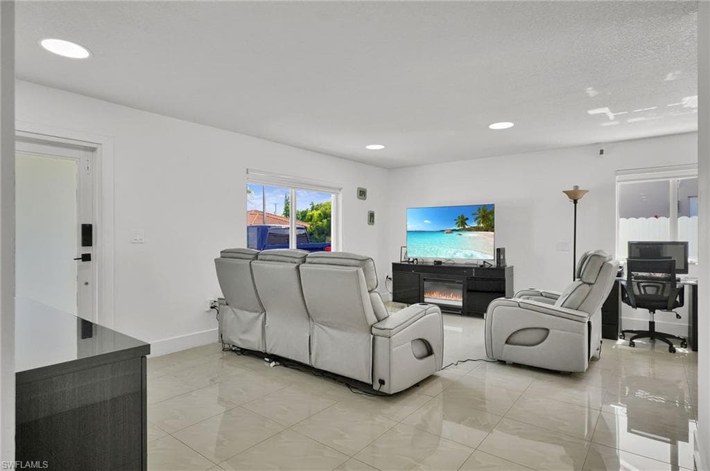 12551 SW 223 ST-4