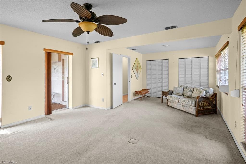 711 Mirror Lakes DR-23