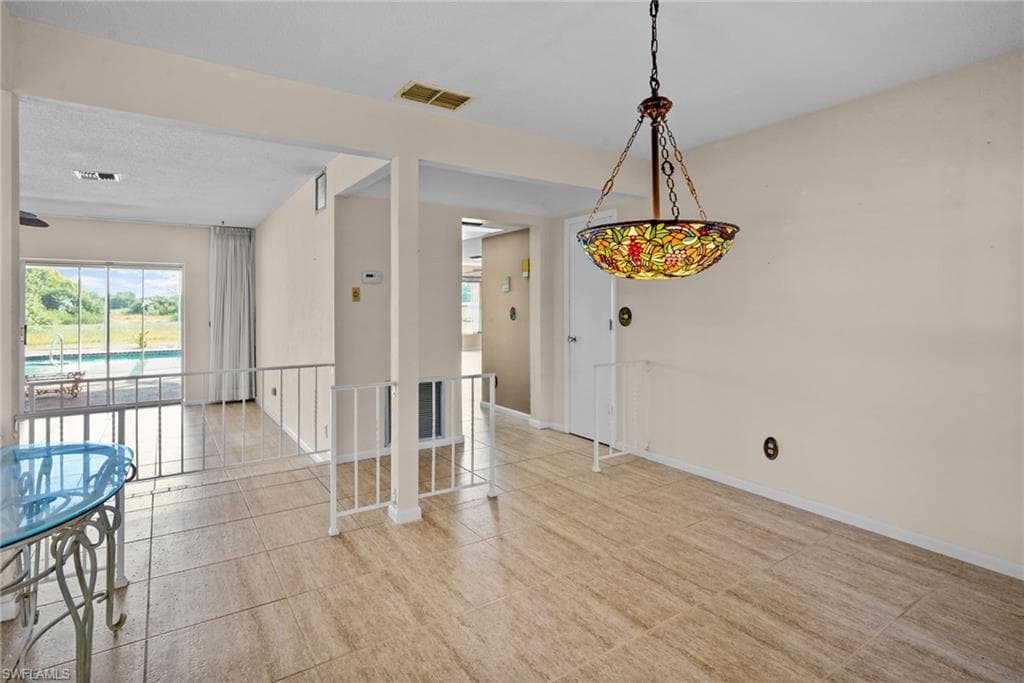 711 Mirror Lakes DR-33
