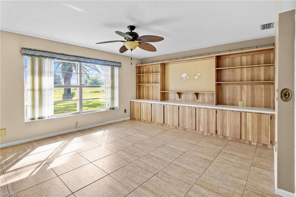711 Mirror Lakes DR-34