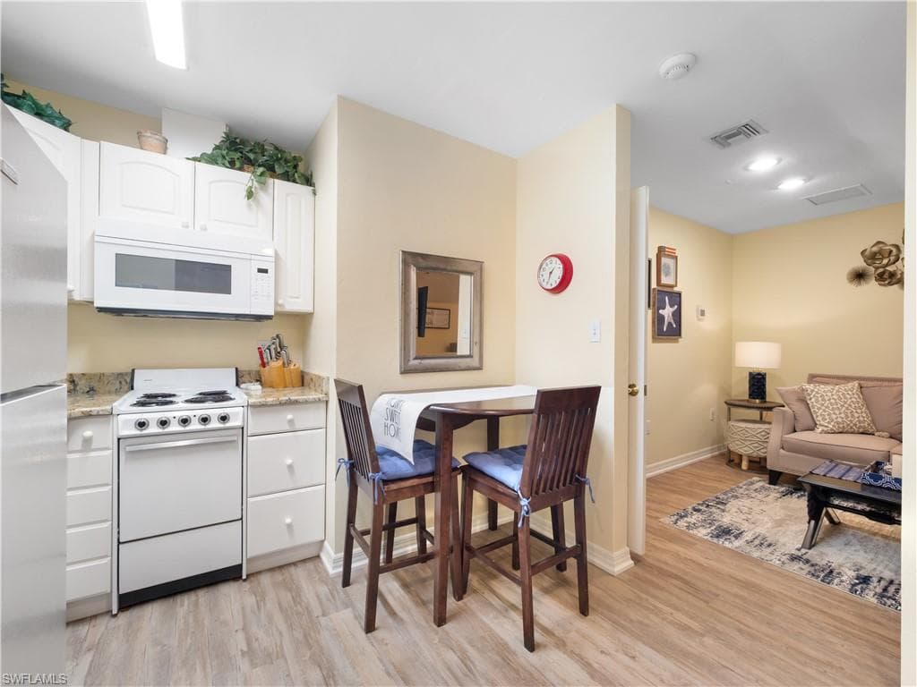 13580 Brynwood LN-35