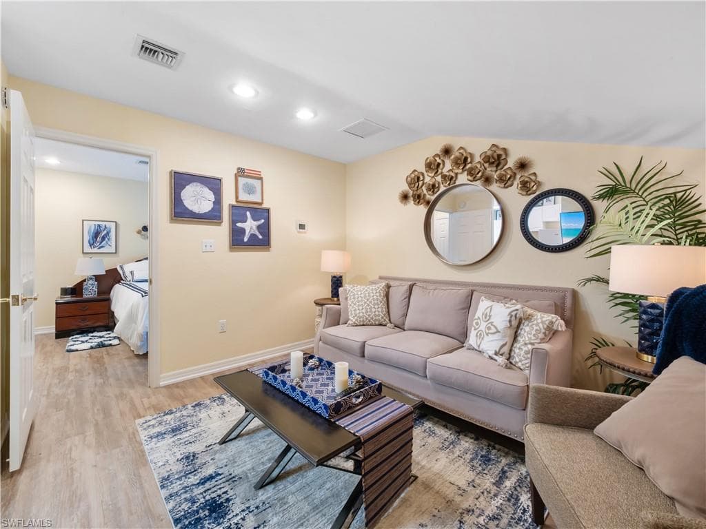 13580 Brynwood LN-36
