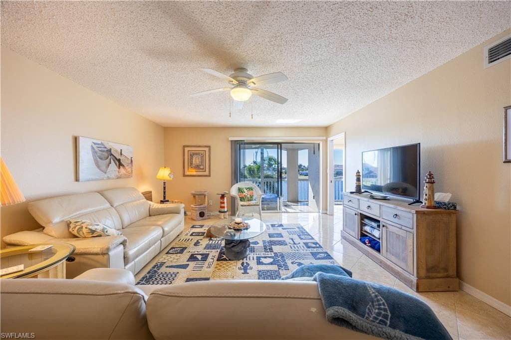 304 Tudor DR 7-19