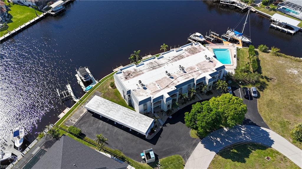 304 Tudor DR 7-33