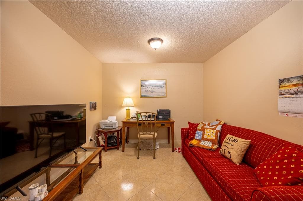 304 Tudor DR 7-17