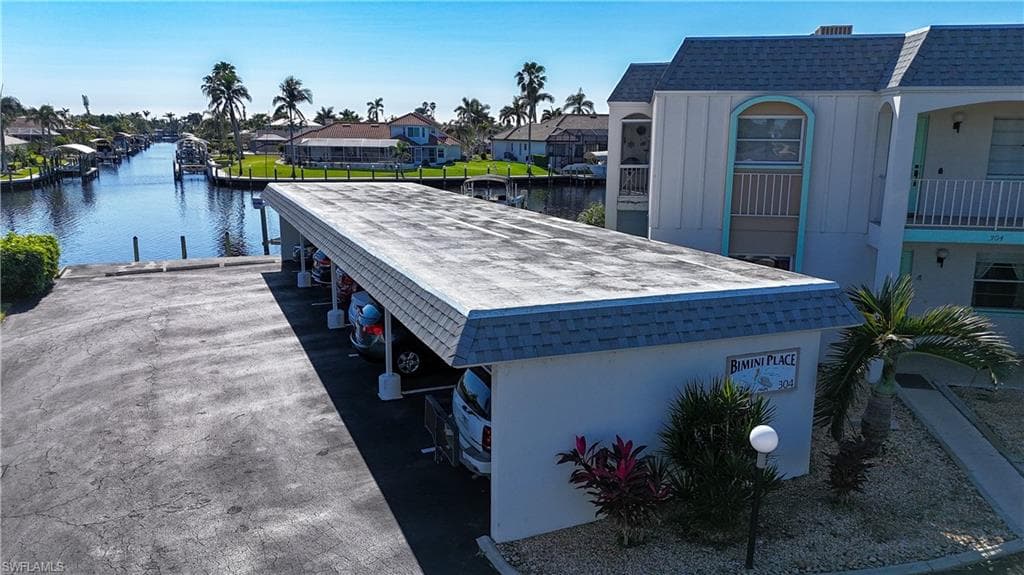 304 Tudor DR 7-32