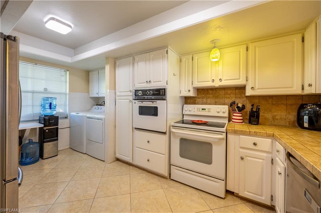 304 Tudor DR 7-5