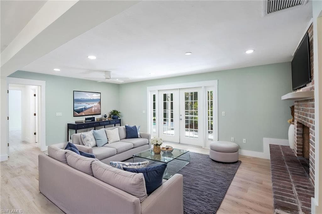 15180 Briar Ridge CIR-15