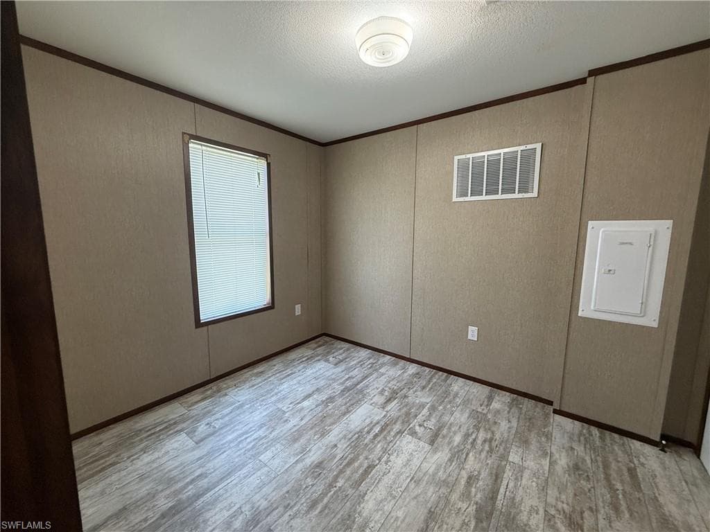 12120 Cactus DR-8