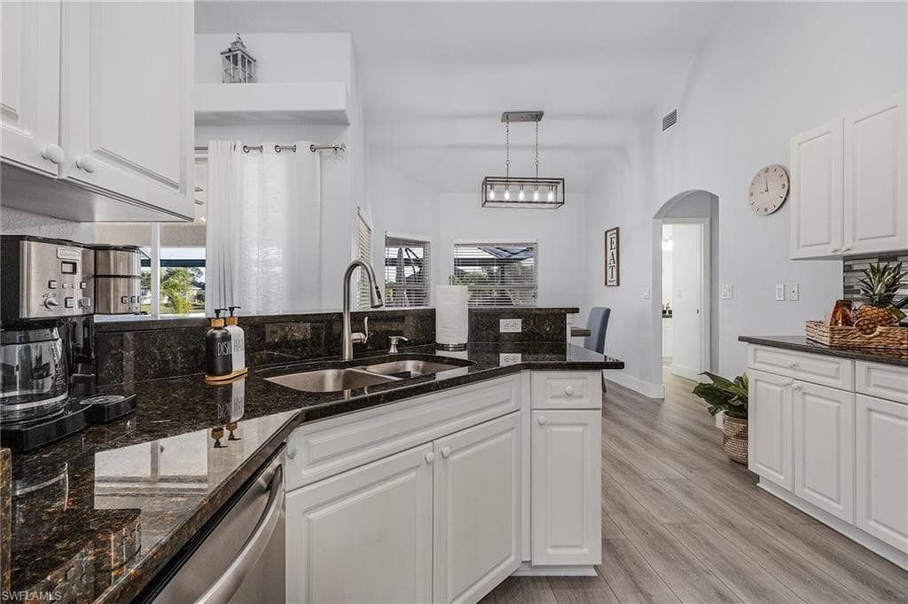 805 SW 8th CT-11