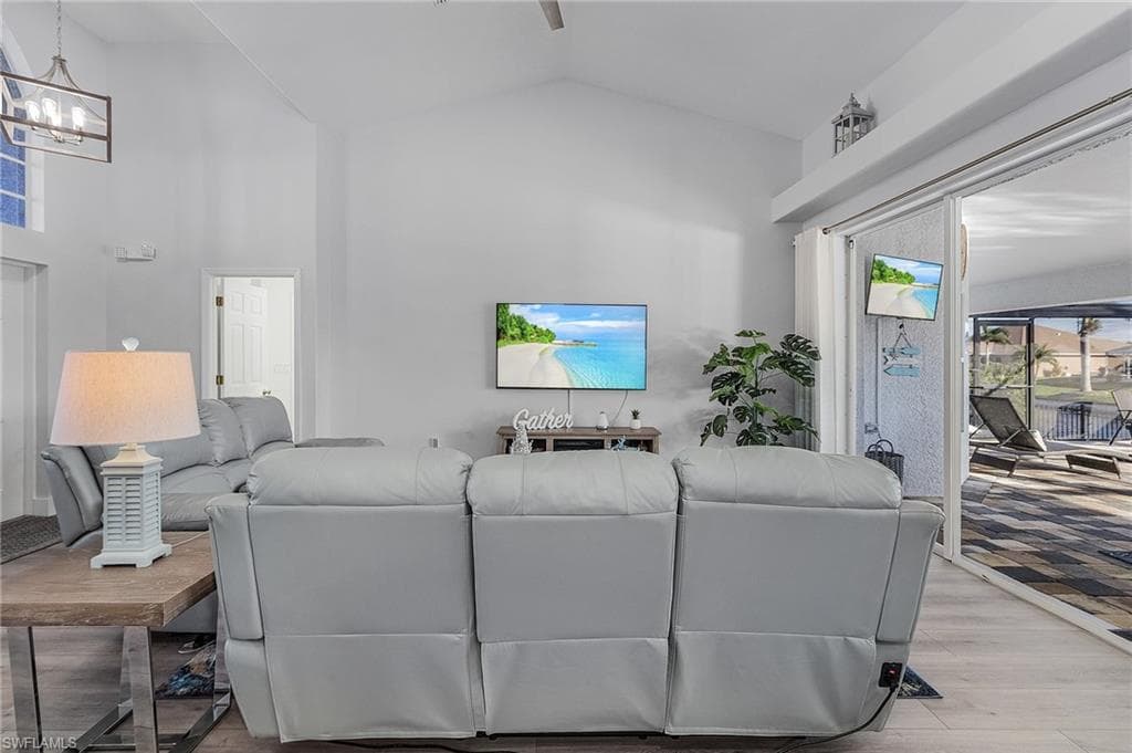 805 SW 8th CT-4