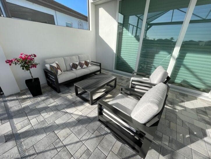 3725 Sapphire Cove CIR E-10
