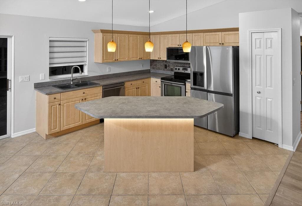 11580 Forest Mere Dr-7