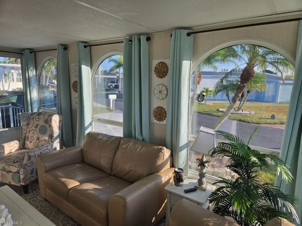 114 Elise DR-6