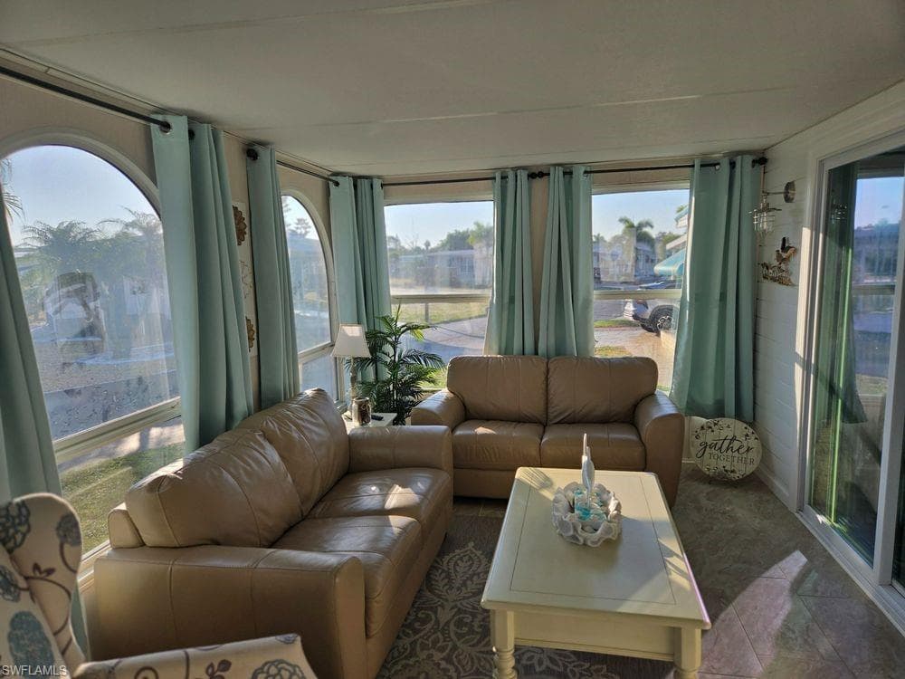 114 Elise DR-32