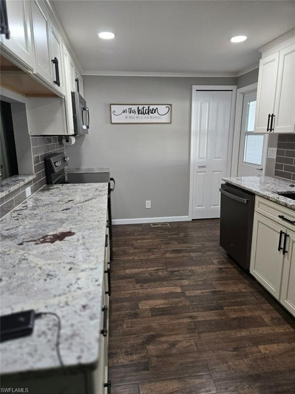 114 Elise DR-24