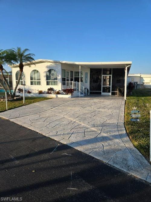 114 Elise DR-40