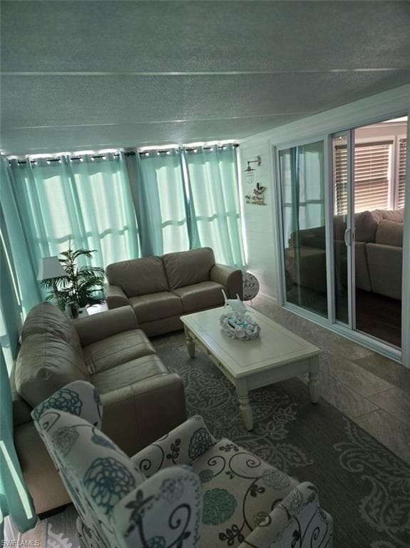 114 Elise DR-21