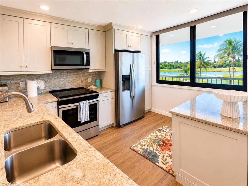 4203 Bay Beach LN 3E-2