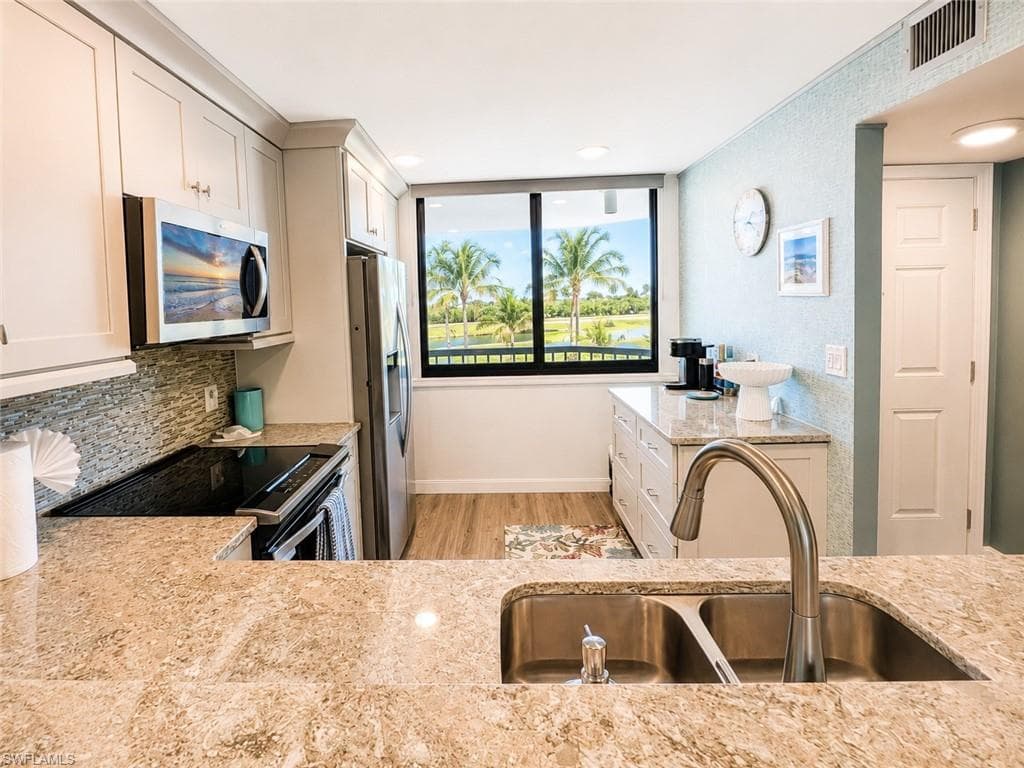 4203 Bay Beach LN 3E-3