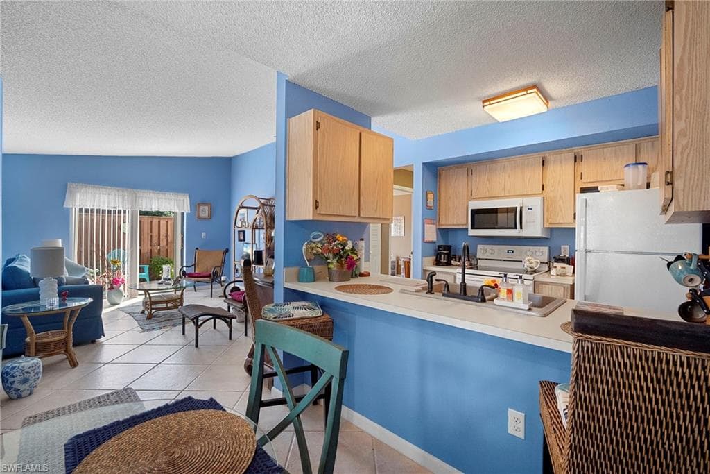 5272 Cedarbend DR 1-6