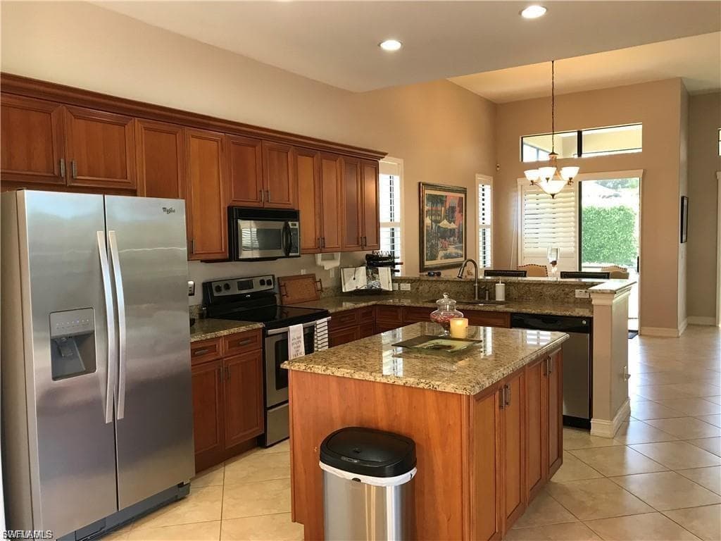 8314 Provencia CT-1