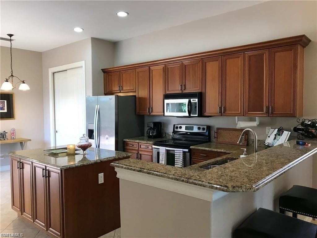 8314 Provencia CT-2