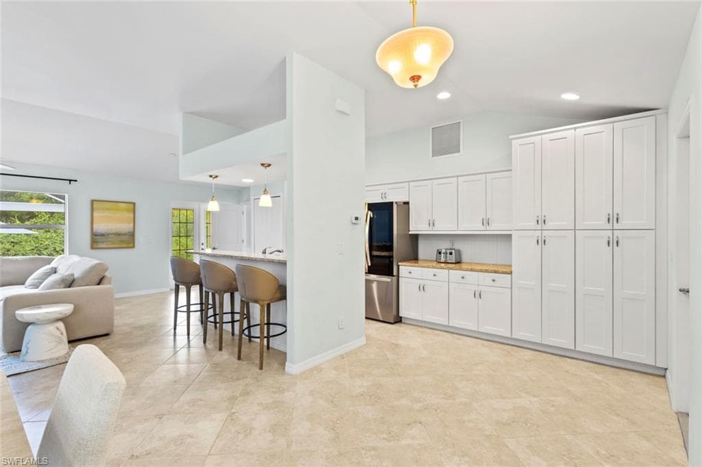 11693 OAKLAND DR-8