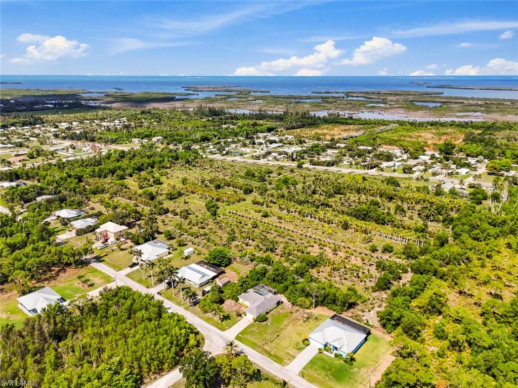 11693 OAKLAND DR-37