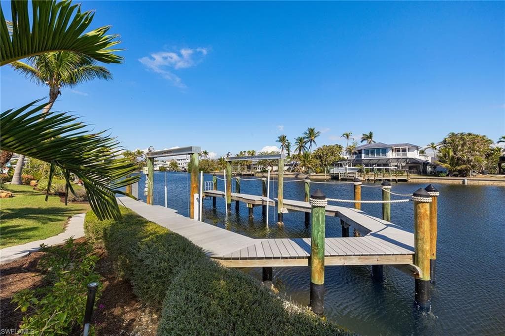 1674 Sabal Palm DR-2