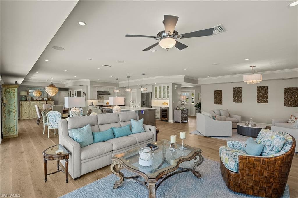1674 Sabal Palm DR-4