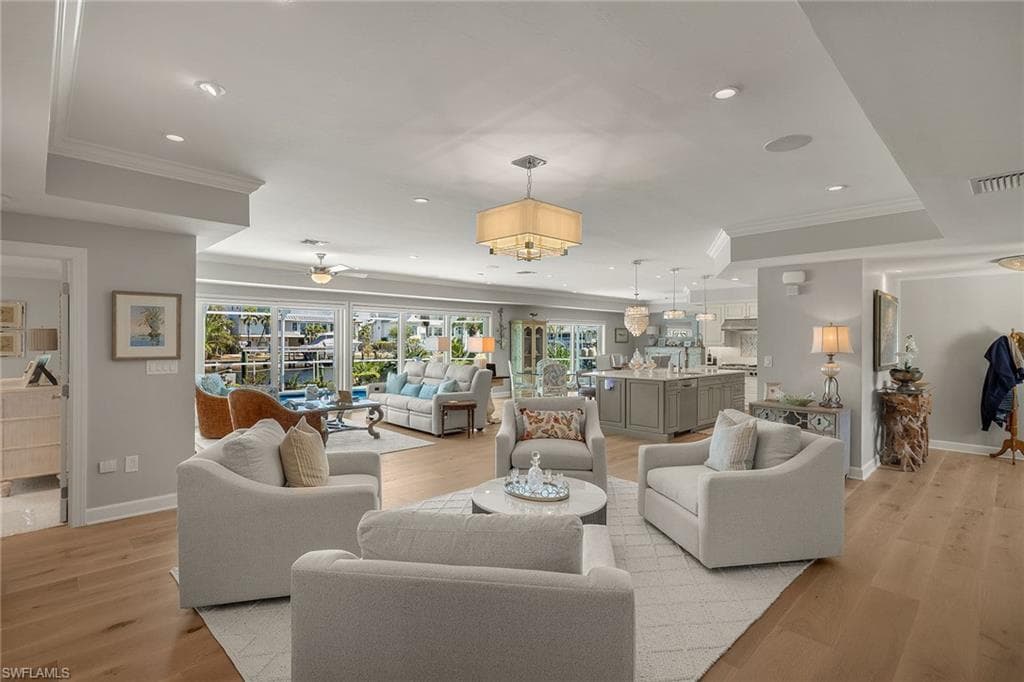 1674 Sabal Palm DR-8
