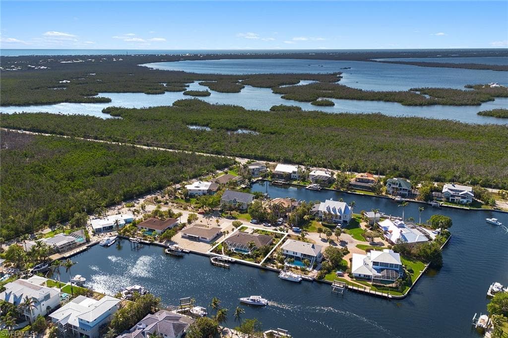 1674 Sabal Palm DR-36