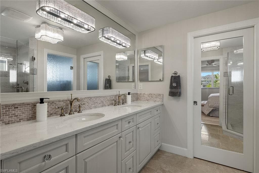 1674 Sabal Palm DR-20