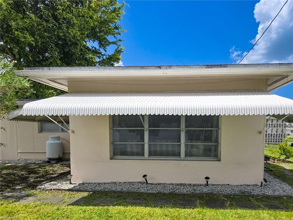 2214 Gladiola DR-12