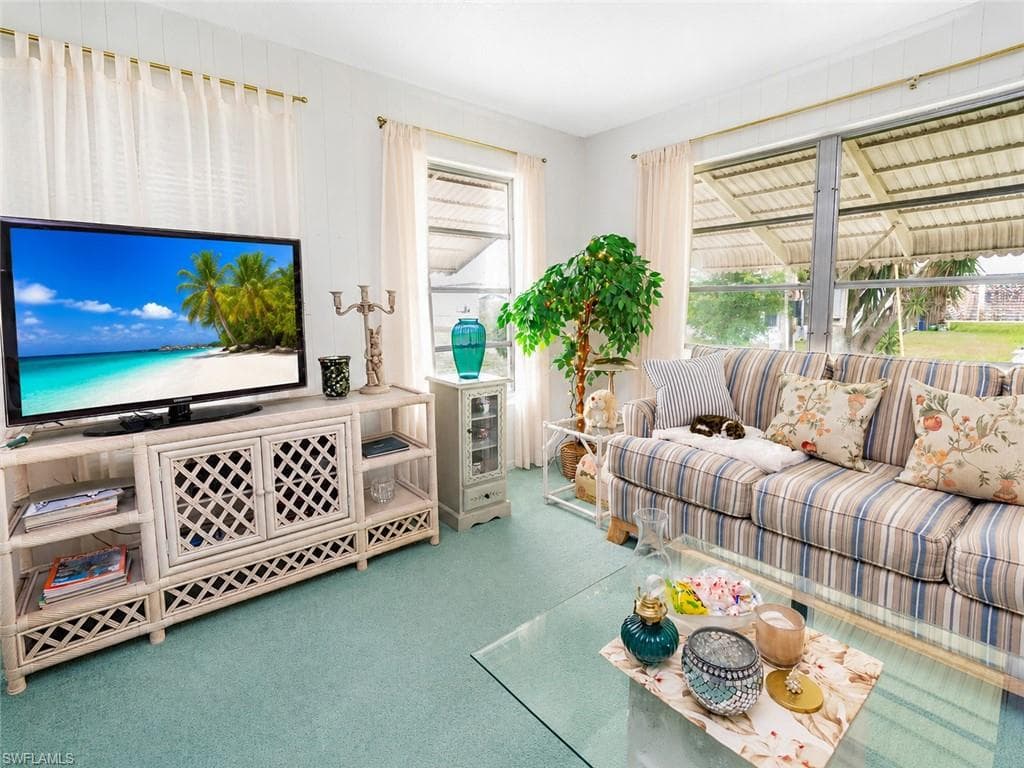2214 Gladiola DR-4