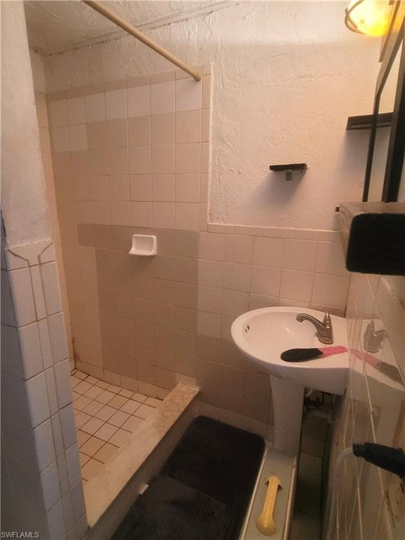 2931 Grand AVE-8