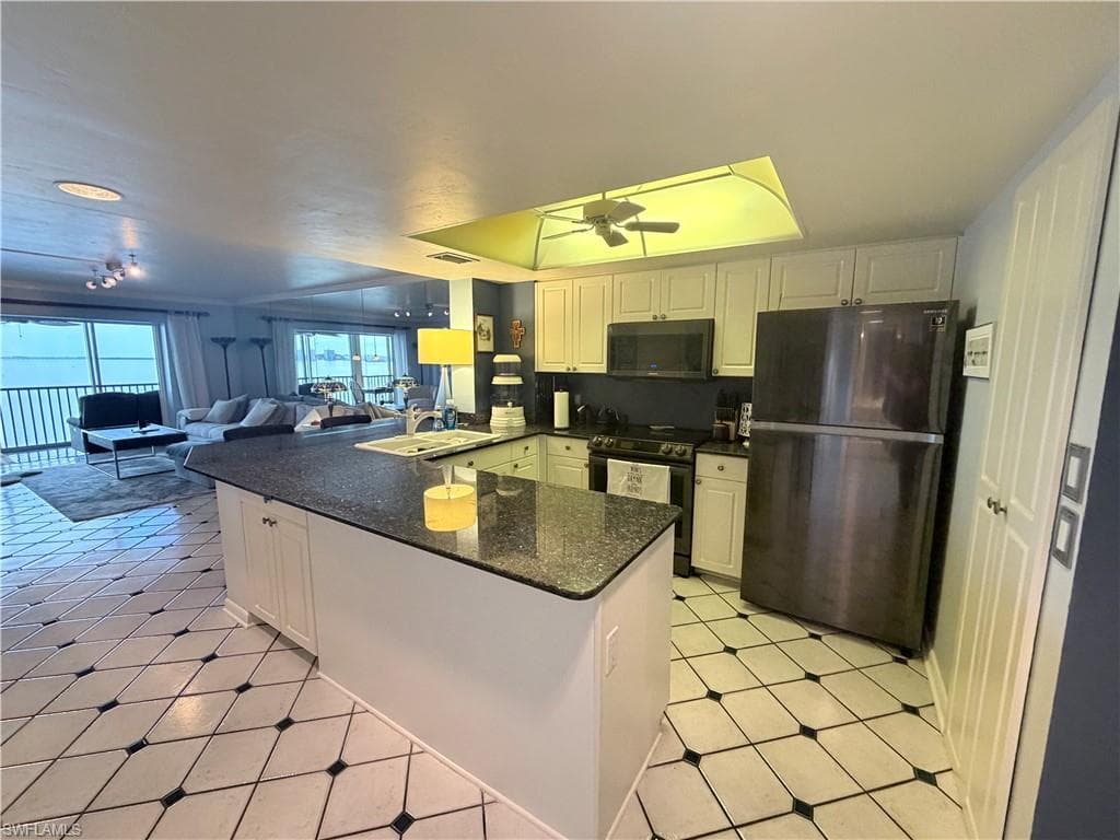 3350 N Key DR 813-5