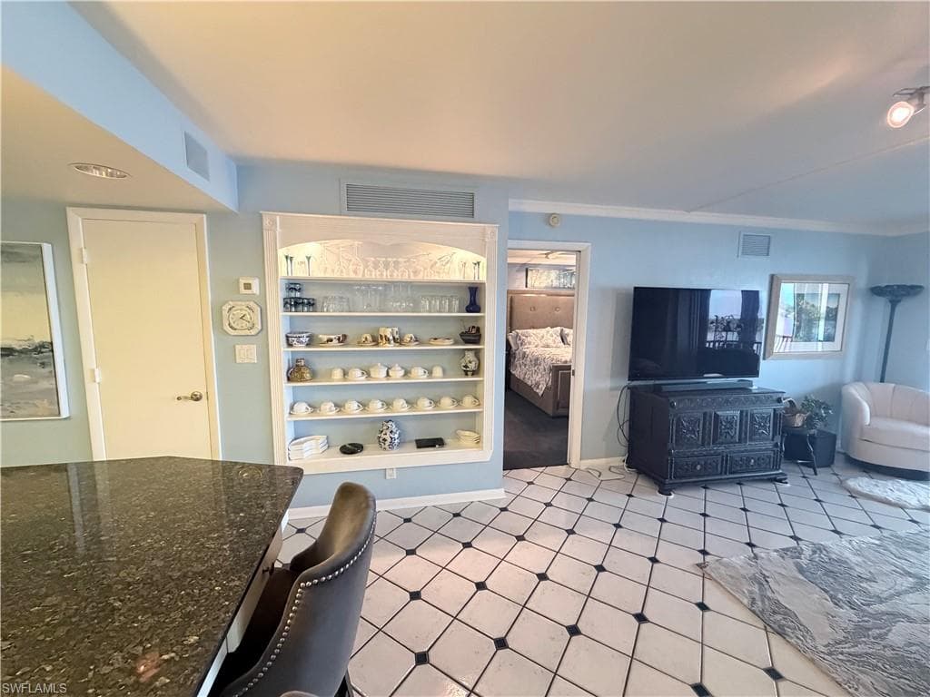 3350 N Key DR 813-11