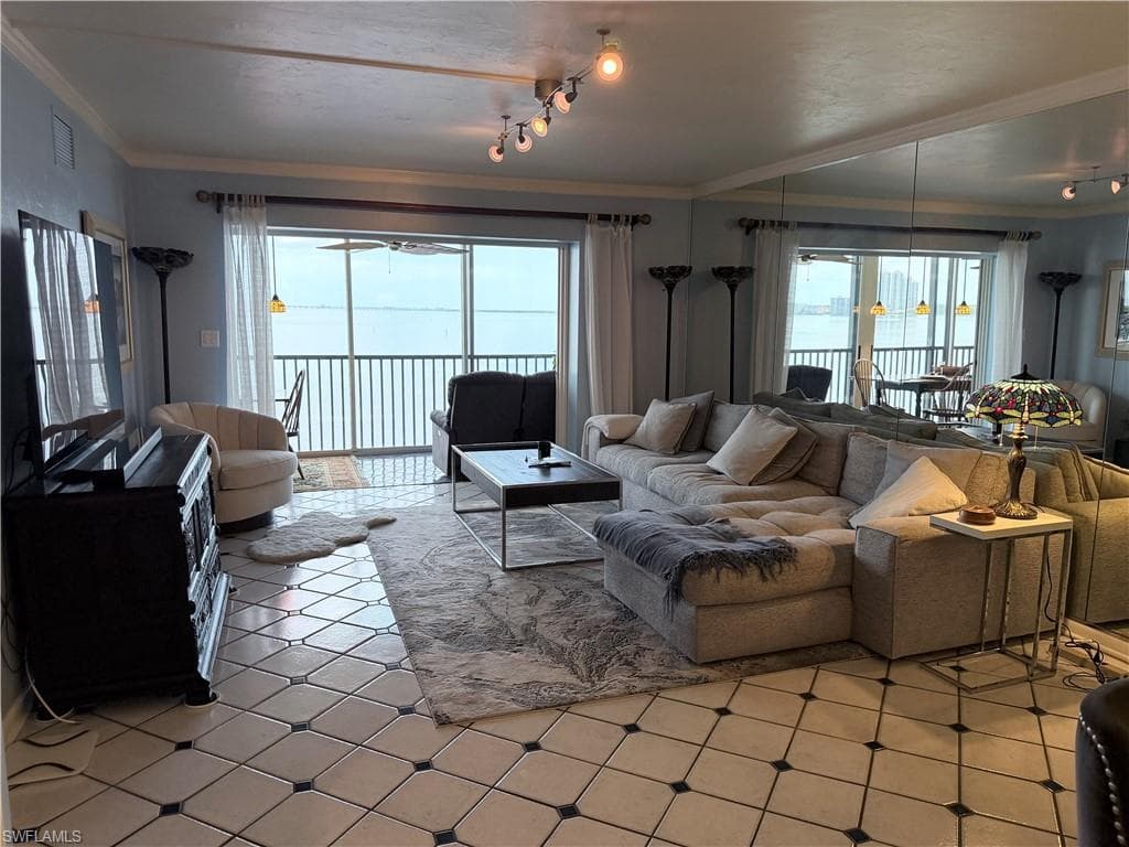 3350 N Key DR 813-9